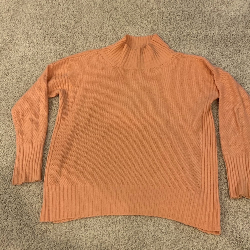 Anthropologie peach/pink soft detailed mock turtleneck knit sweater. Size small